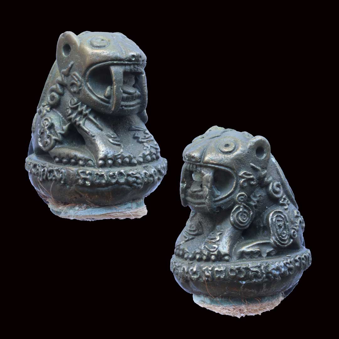 พยัคฆ์เขี้ยวดาบ เนื้อแร่เขาพนมกุเลน(พิเศษ) รุ่นไตรมาส ปี49 หลวงปู่กาหลง เขี้ยวแก้ว