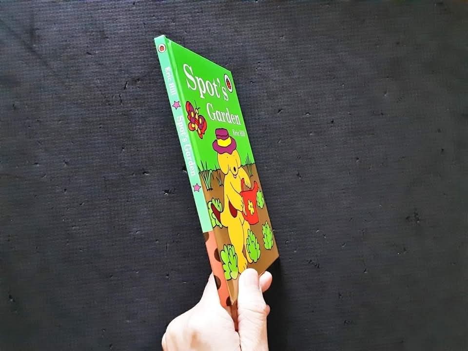 หนังสือนิทานปกแข็ง ** 🍅🍓 Spot's Garden by Eric Hill