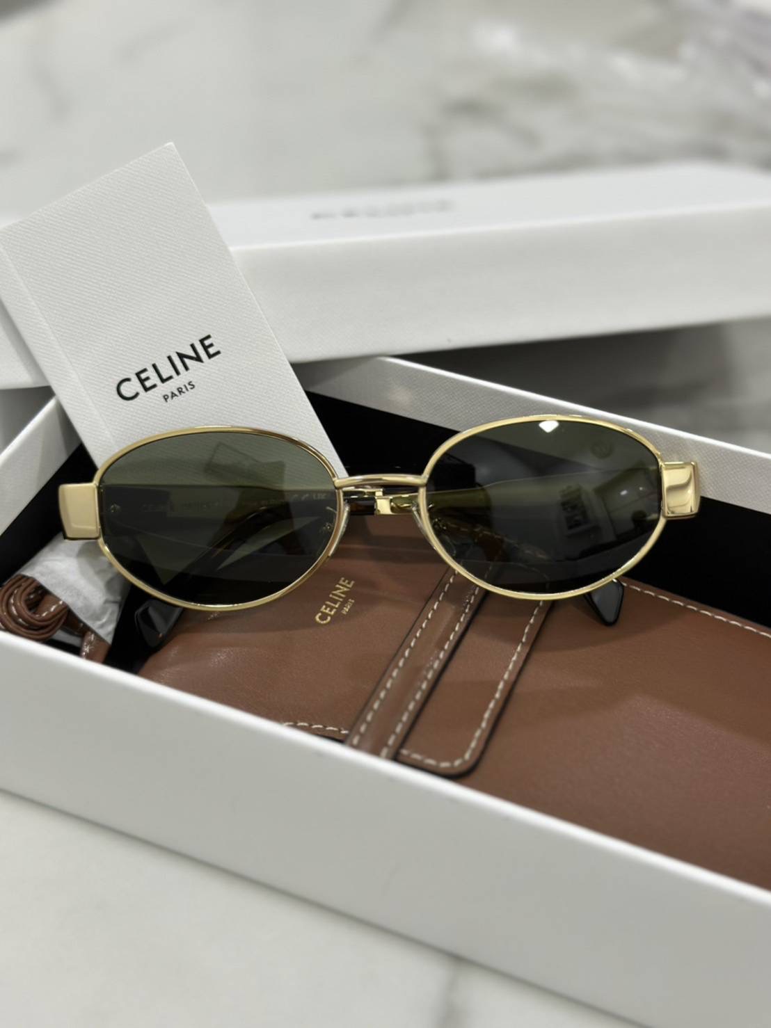 โปรมา 1 New Celine sunglasses อุปกรณ์กล่อง ถุงผ้า care book ถุงผ้า