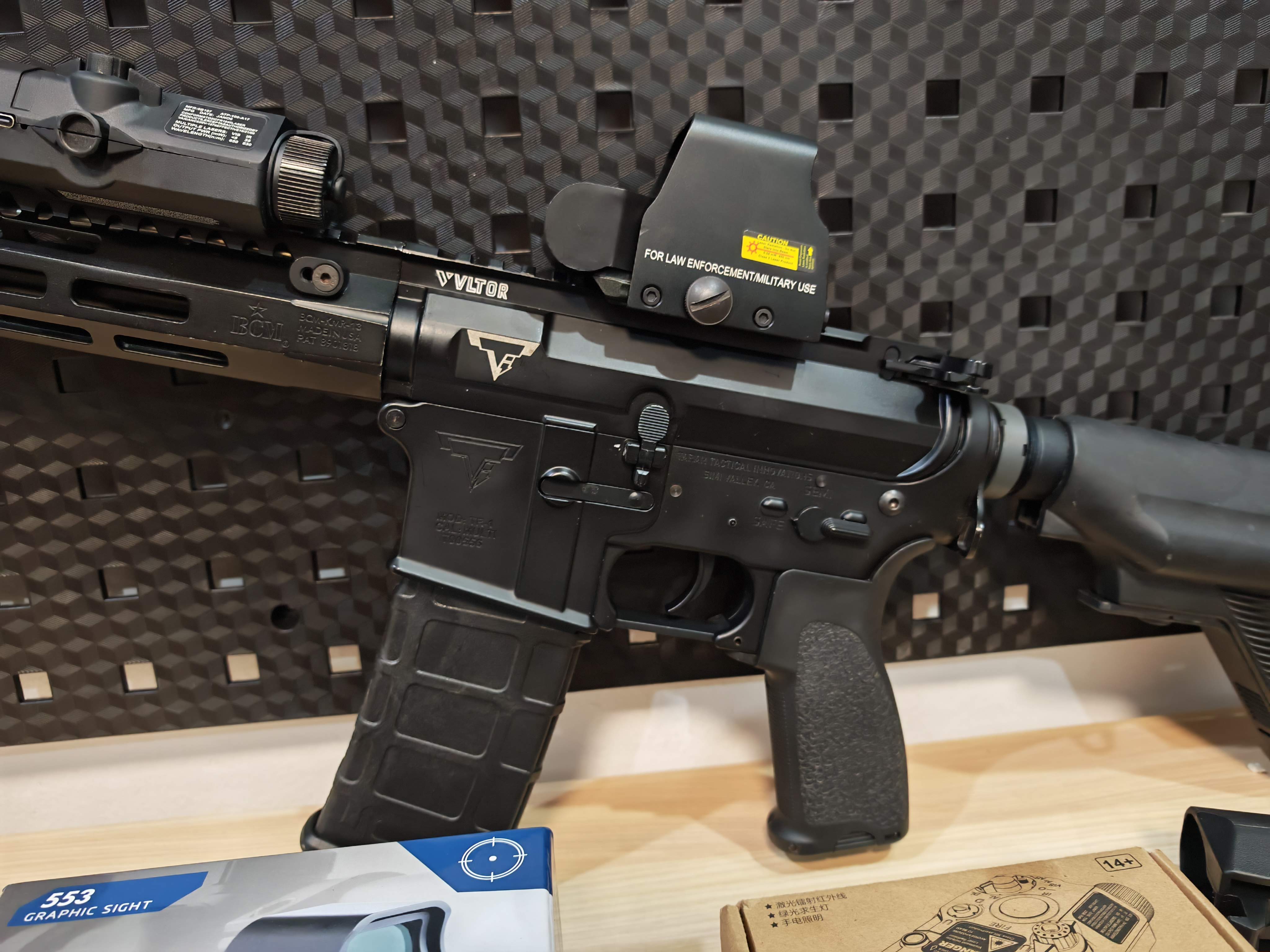 E&C 855 S2 John Wick2 TTI TR-1 M-Lok 13 บอดี้โลหะ พร้อมดอท PEQ AEG BB Gun บีบีกัน Airsoft Gun ปืนอัดลม ปืนยาวไฟฟ้า มือสอง