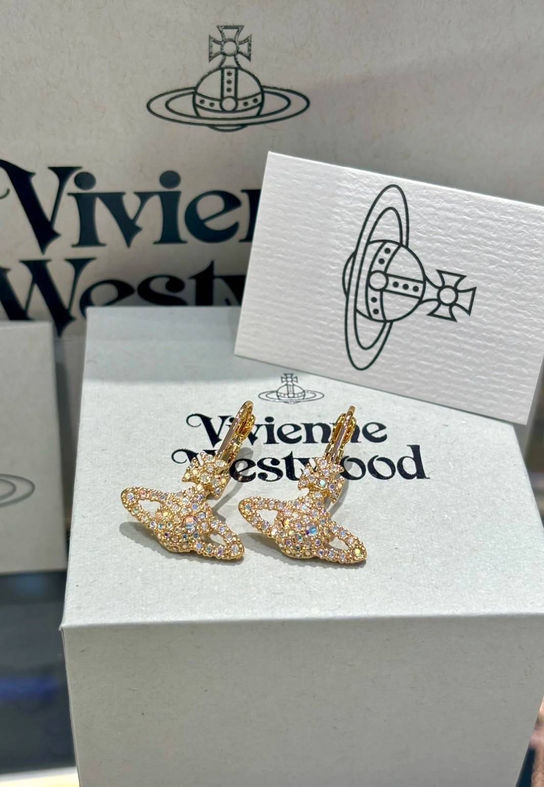 โปร New Vivienne Westwood ต่างหู รุ่น Grace bas relief drop earrings สวยมาก คริสตัลวิบวับสุดๆ