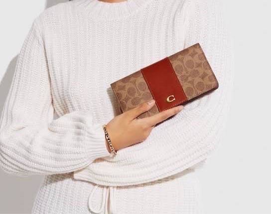 New Coach Slim Wallet In Signature Canvas สี B4/Tan Rust ใบยาว ขนาด 7 3/4" (L) x 4 1/2" (H) x 1" (W) อุปกรณ์.ป้ายราคา การ์ด