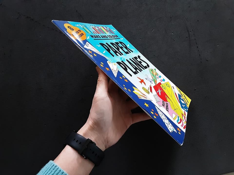 ACTIVITIES BOOK** ð
ðMAKE AND COLOUR PAPER PLANES PLUS STENCIL