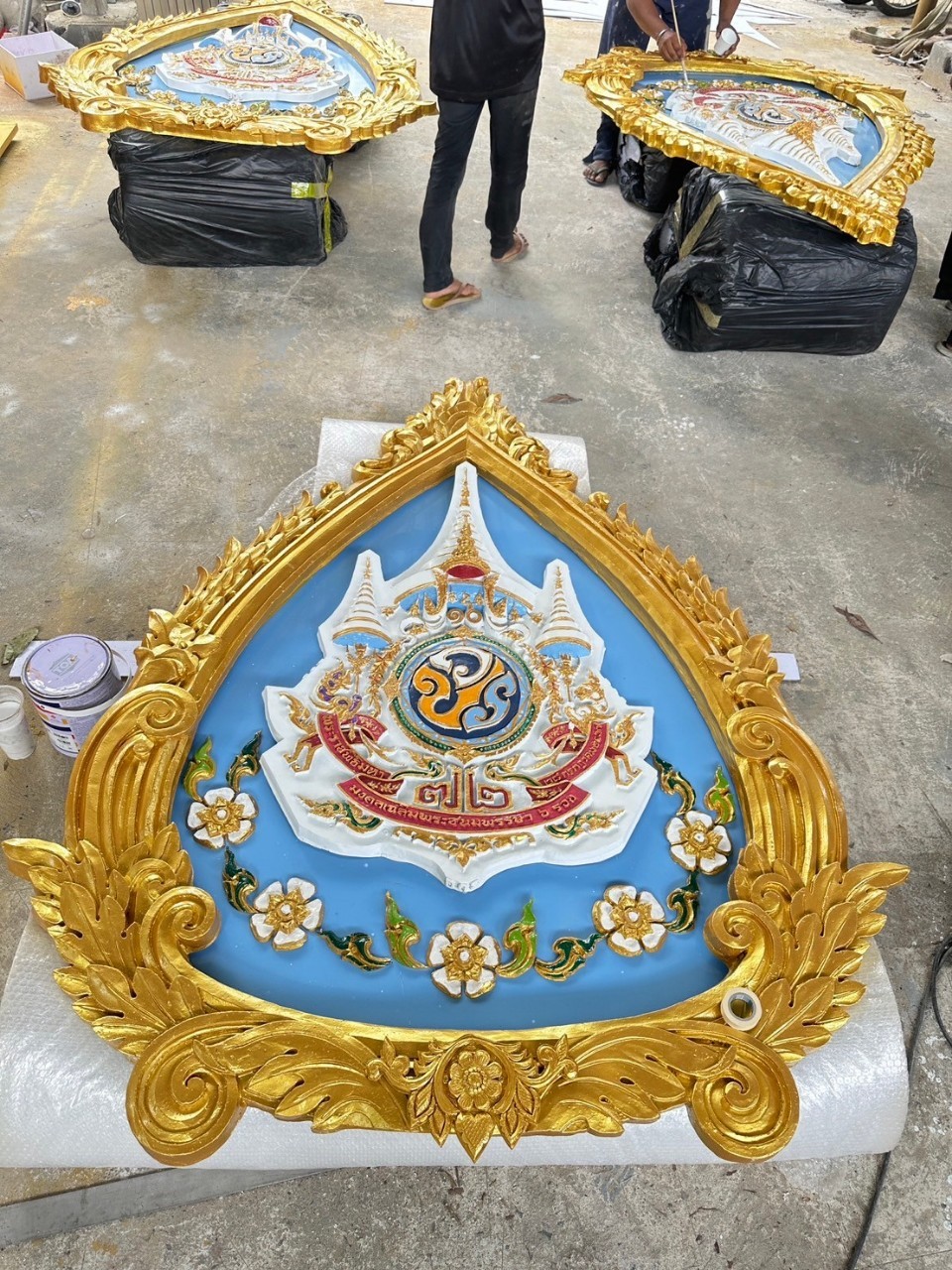 ซุ้มประตูเมืองแบบสามเสา