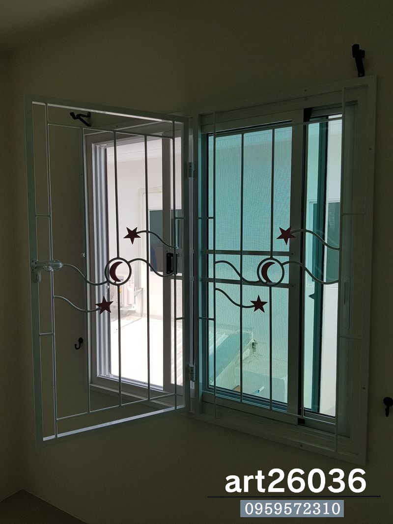 เหล็กดัด ประตู มุ้งลวด สีชมพู ดาวจันทร์ ดาว