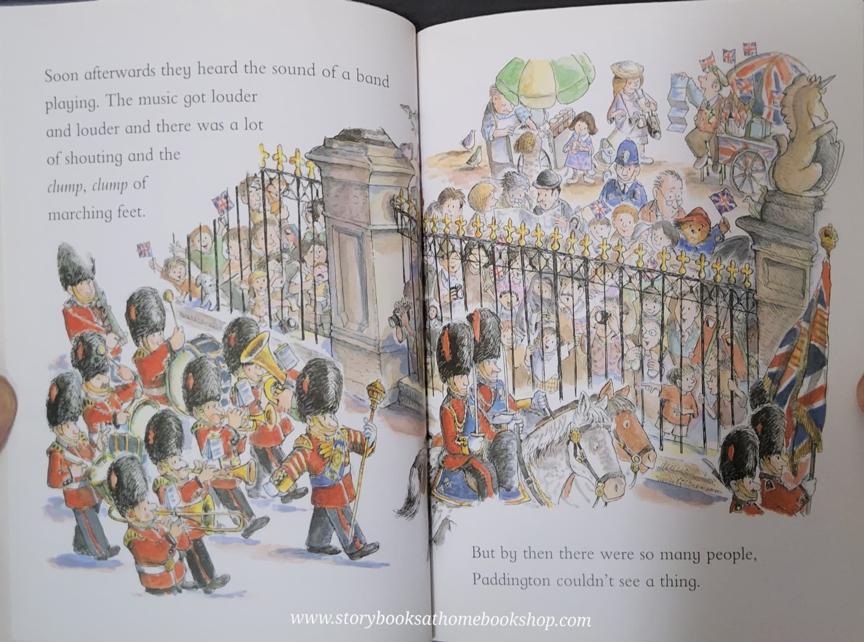 **หนังสือนิทานปกอ่อน** 🍅🍓PADDINGTON AT THE PALACE BY MICHAEL BOND