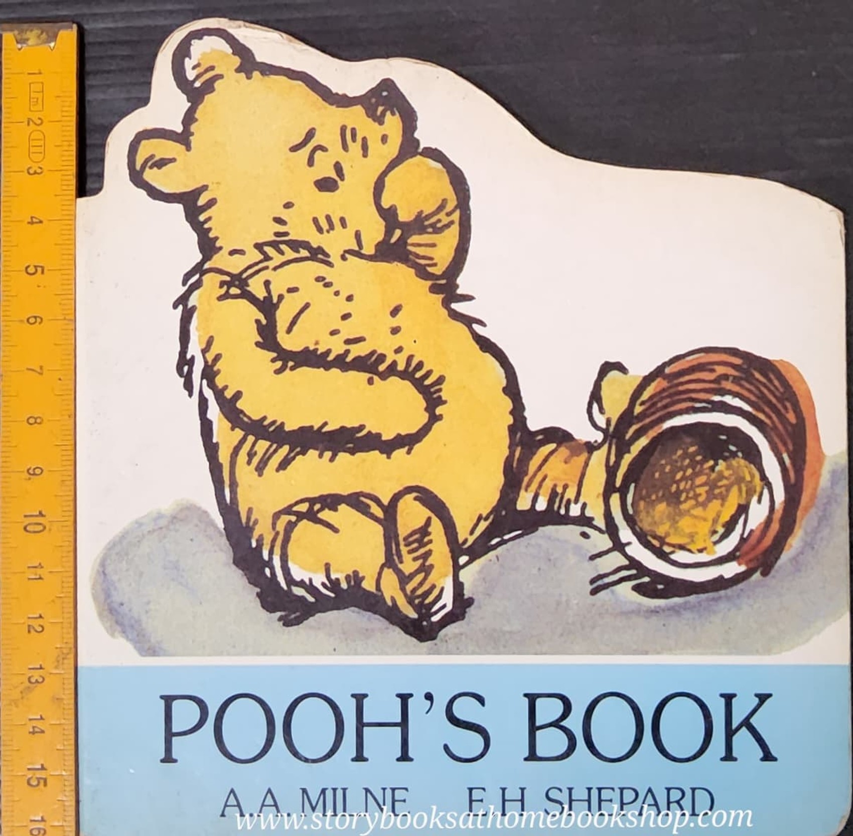 Board Book** 🍅🍓POOH'S BOOK