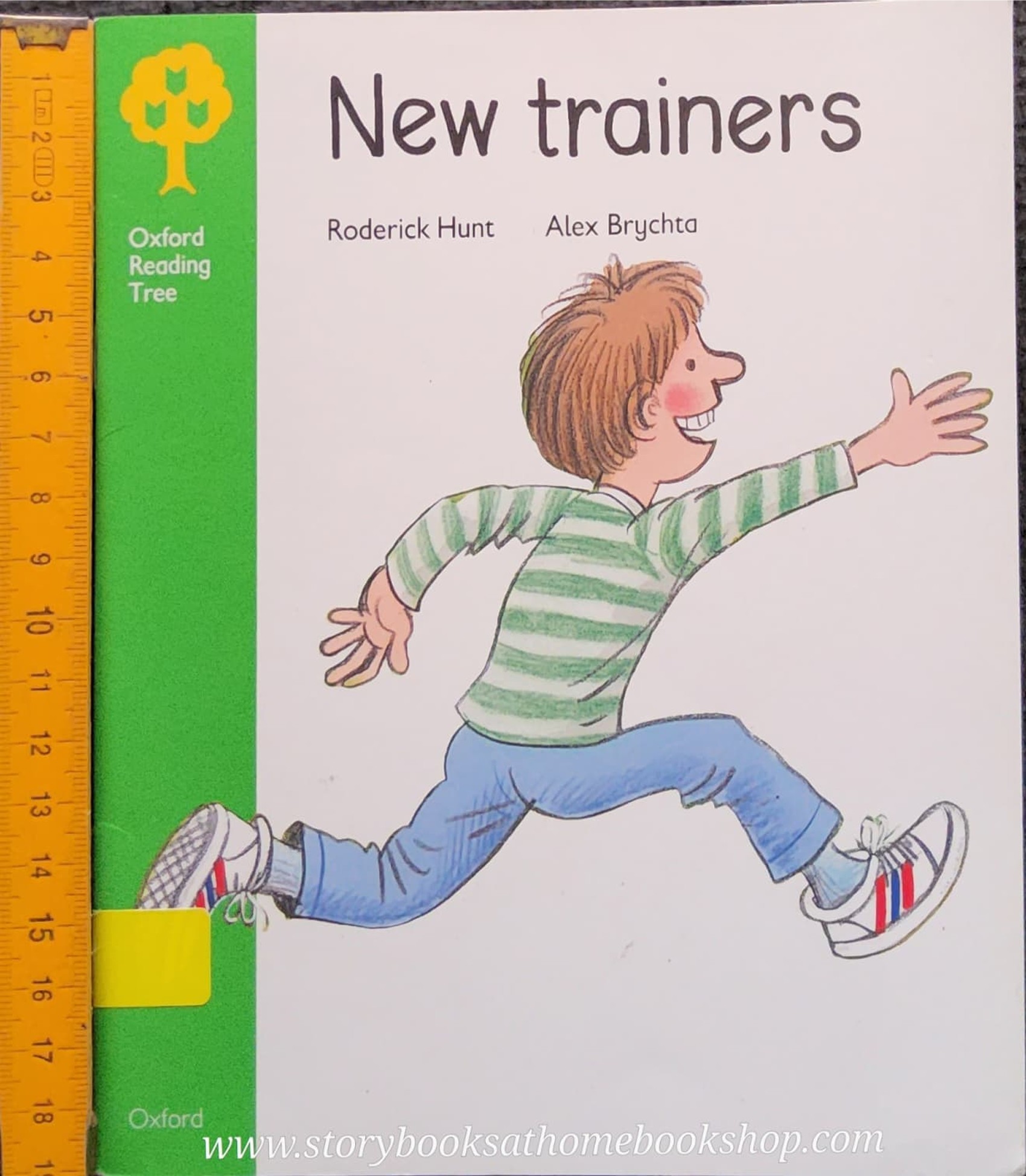 หนังสือนิทานปกอ่อน ** 🍅OXFORD READING TREE: NEW TRAINERS
