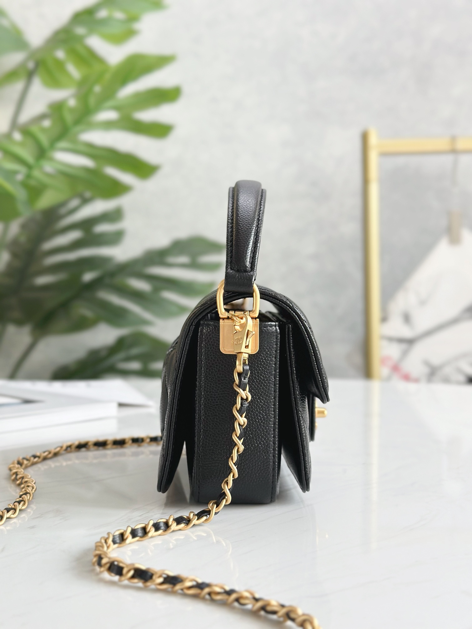 [Pre-order] Chanel Mini Flap Bag With Top Handle Grained Shiny Calfskin & Gold-Tone Metal Black งาน VIP คุณภาพที่ดีที่สุด