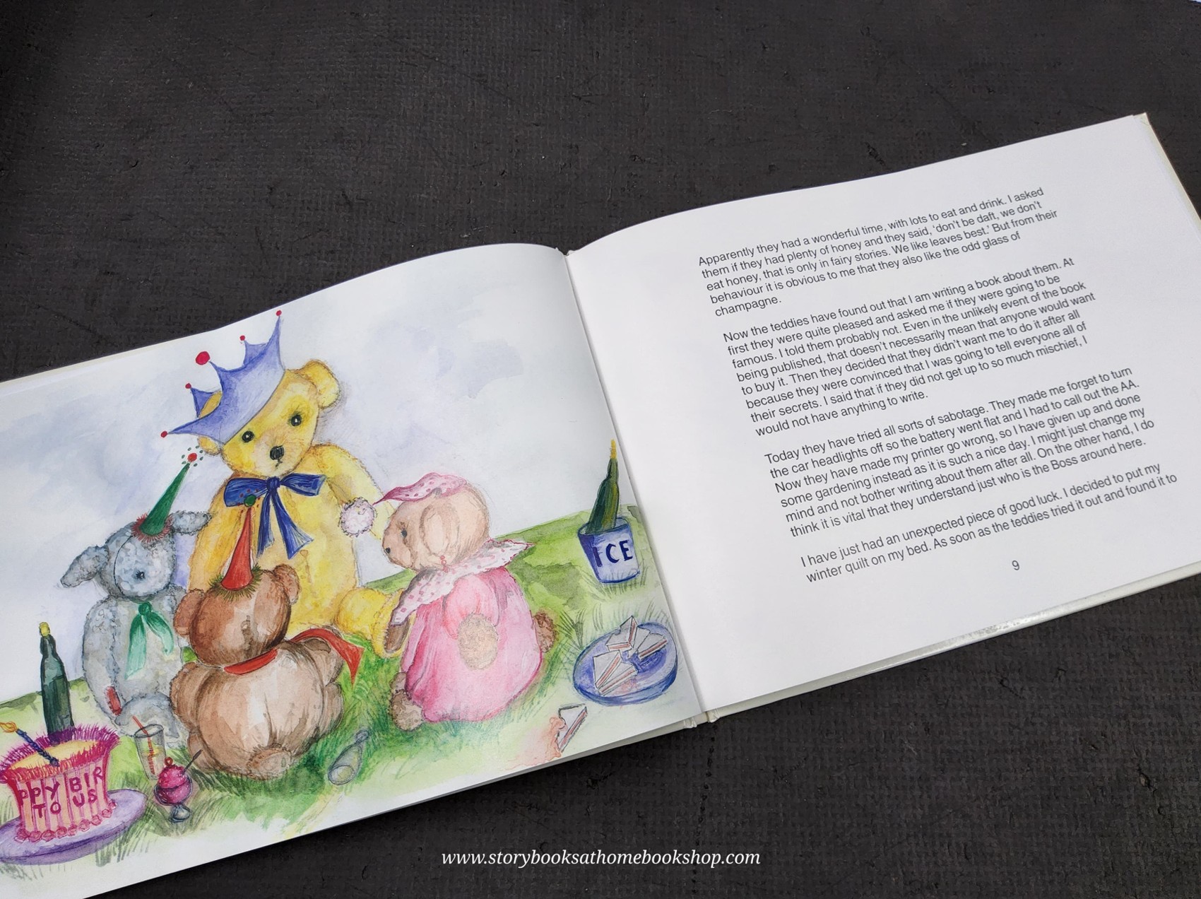 หนังสือนิทานปกแข็ง ** 🍅🍓TEDDIES BEARED BY LIZ LAWREN