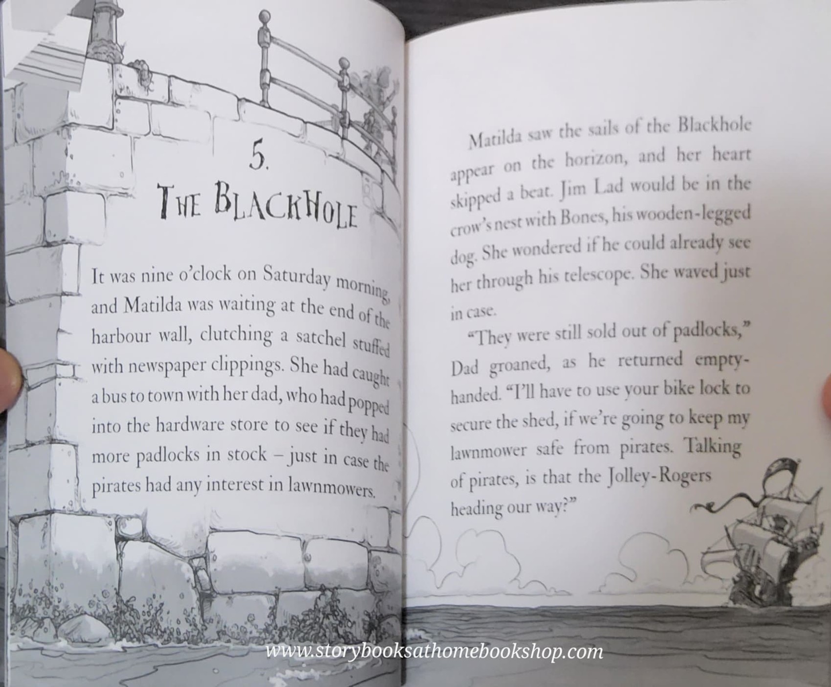วรรณกรรมเยาวชน แนะนำ Top Ten Bestseller📢 **หนังสือนิทานปกอ่อน** 🍅🍅 The JOLLEY-ROGERS and the GHOSTLY GALLEON by JONNY DUDDLE