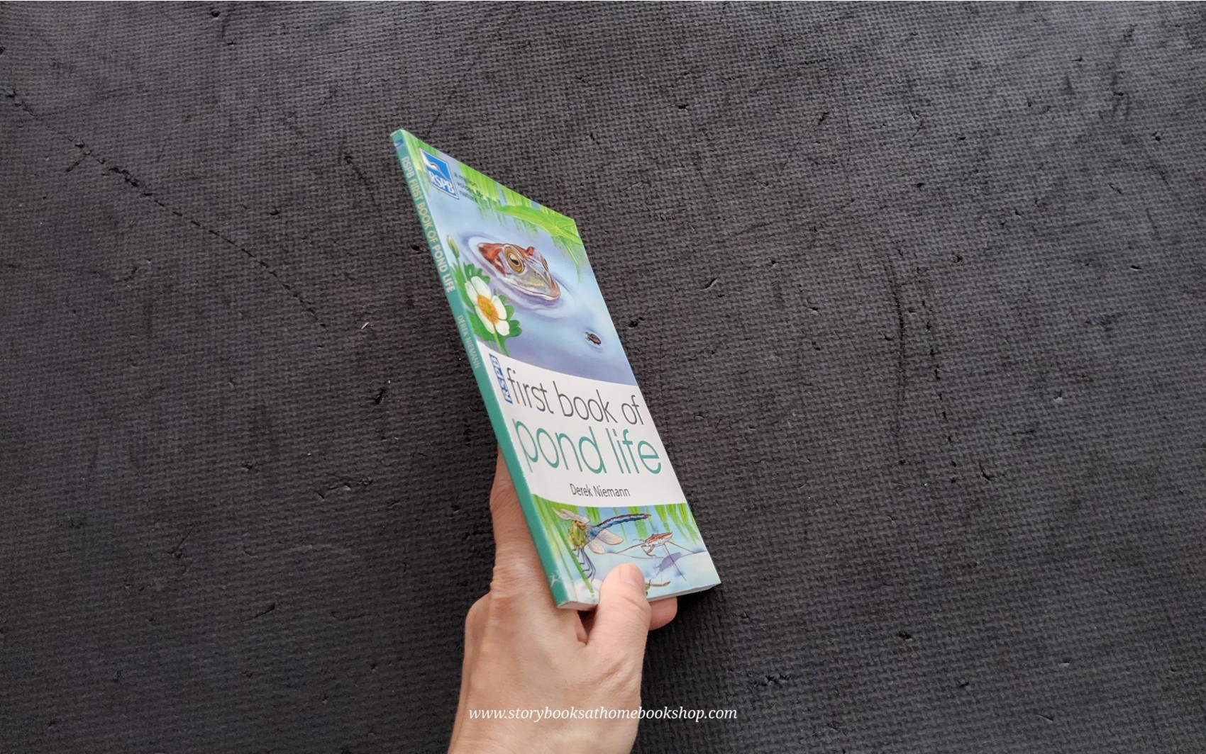 Knowledge Book** ð
ð
RSPB FIRST BOOK OF POND LIFE