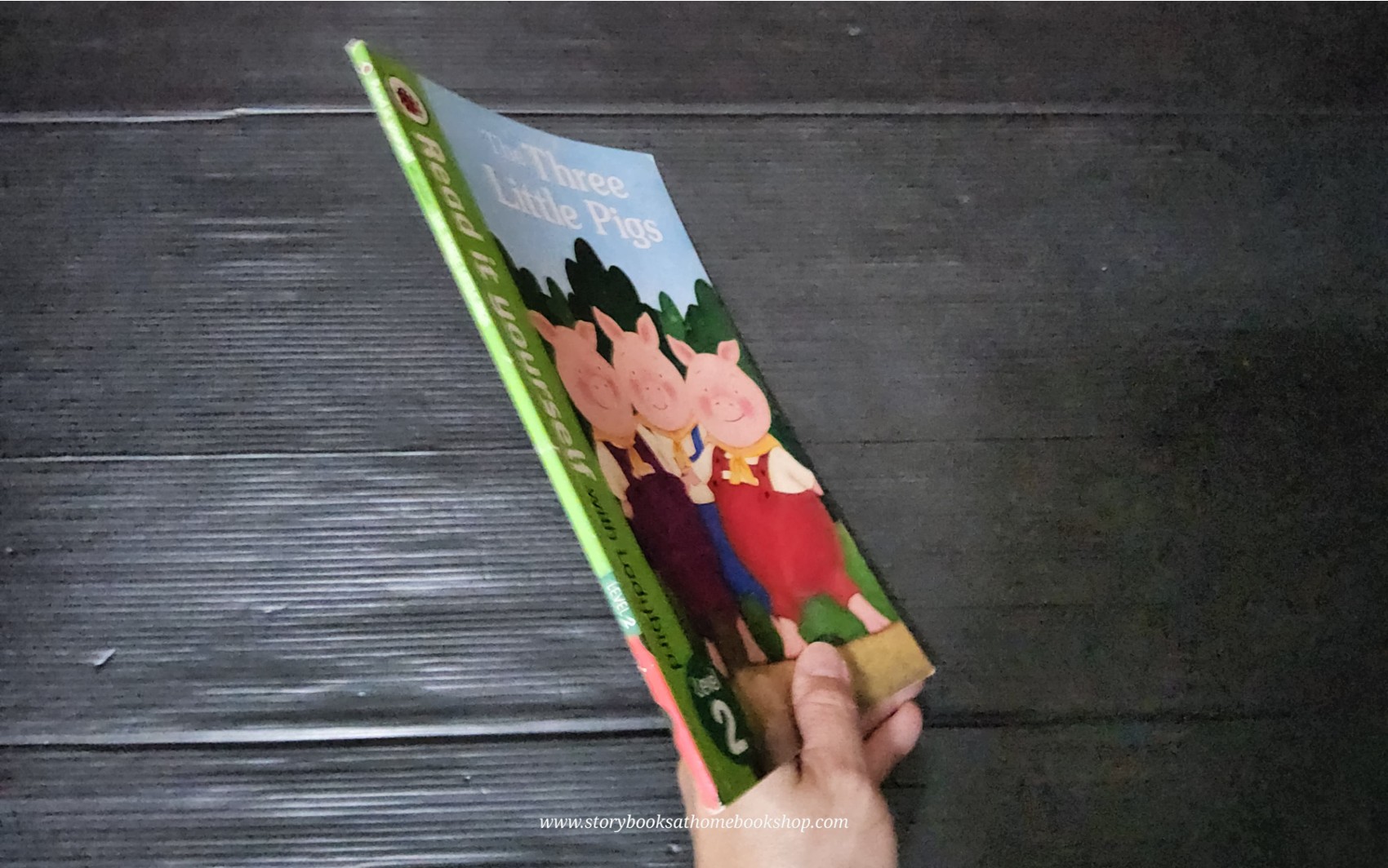 หนังสือนิทานปกแข็ง** 🍅🍓READ IT YOURSELF LEVEL2: THE THREE LITTLE PIGS