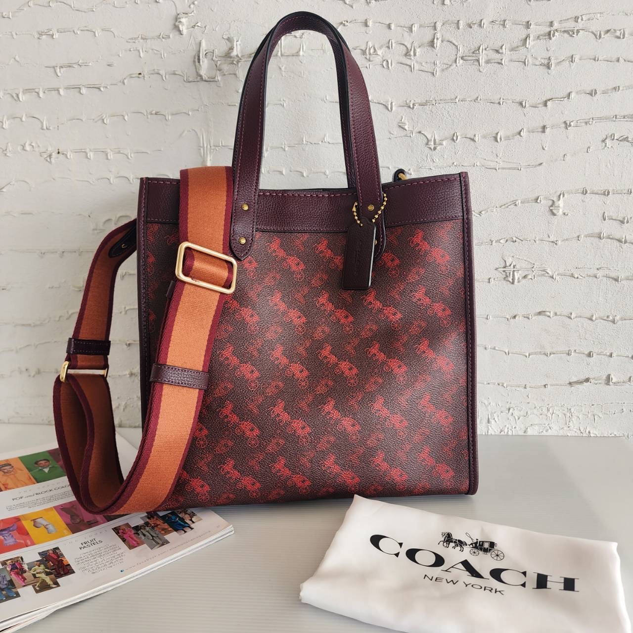 New Coach Horse and Carriage Tote bag canvas wine