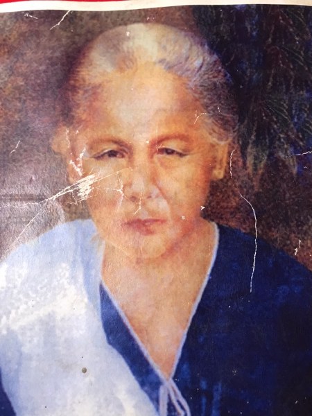 รูปวาดโยมมารดาของหลวงปู่ครูบาชัยยะวงศา วัดพระพุทธบาทห้วยต้ม ประวัติว่ากันว่าวาดโดยท่านวันทนา พัวพันธ์สกุล ซึ่งได้วาดรูปนี้จากคำบอกเล่าของหลวงปู่