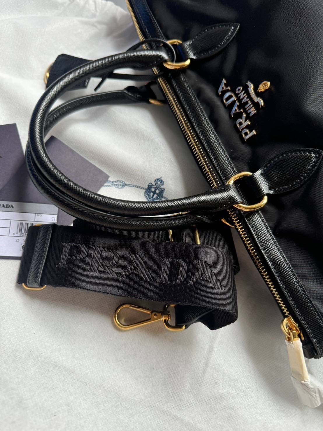 New Prada Nylon รุ่นใหม่สายไนล่อน มี Logo Prada ขนาด 12 x 9 นิ้ว