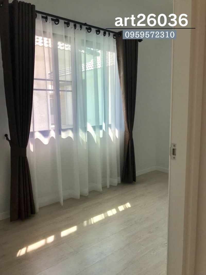 ผ้าม่านตาไก่ โทนสีน้ำตาลมีลาย พร้อมผ้าม่านโปร่ง