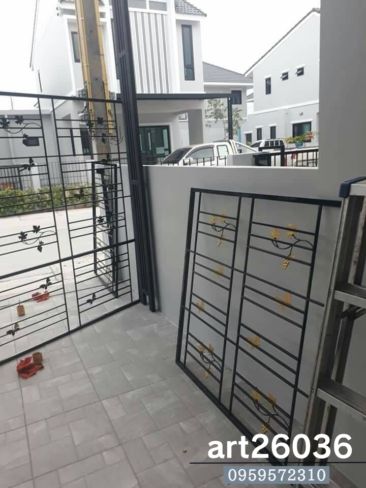 เหล็กดัดสีอบดำ ลายมังกร สวยๆ