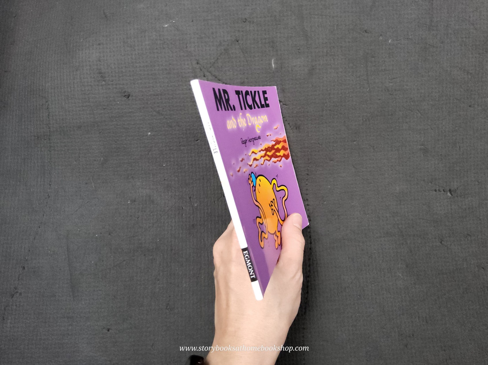 หนังสือ Bestseller Small book** **หนังสือนิทานปกอ่อน** 👉LITTLE MISS&MR.MEN👍 🍅🍅MR.TICKLE AND THE DRAGON by Roger Hargreaues ปกกริทเตอร์