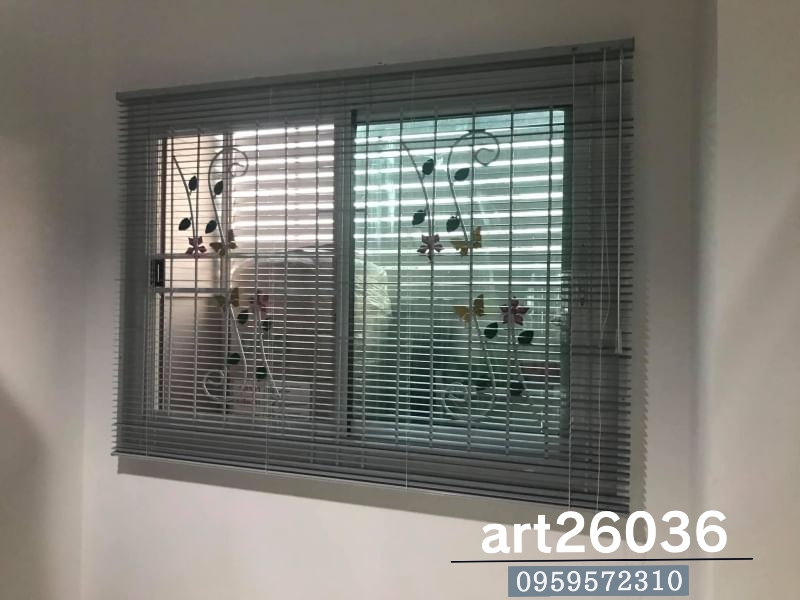 เหล็กดัดสีอบพร้อมมุ้งลวด ผีเสื้อ