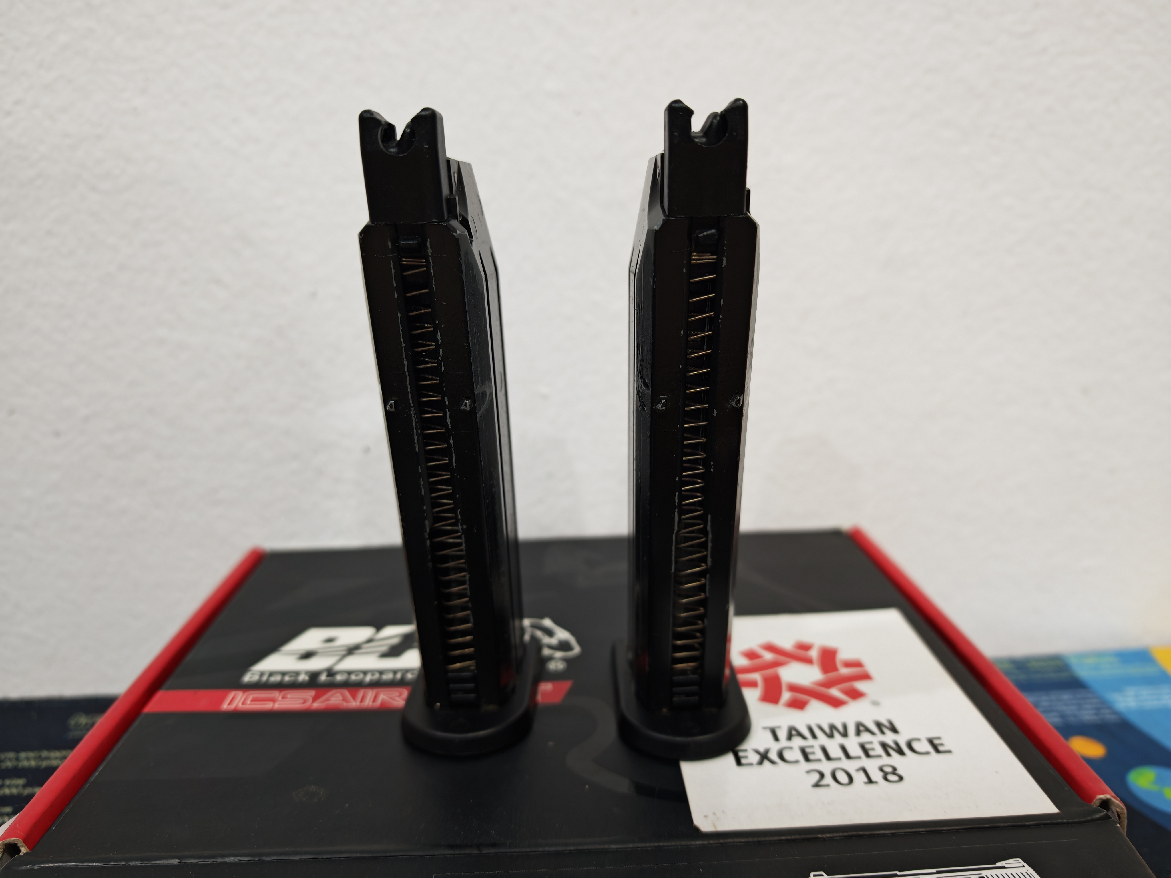 ICS BLE 006 SD4 XAE Gas TWO-TONE Revo Valve System สีทูโทน 2 แม็กกาซีน GBB ไต้หวัน BB Gun บีบีกัน แบบแก๊ส ปืนอัดลม มือสอง Airsoft Gun