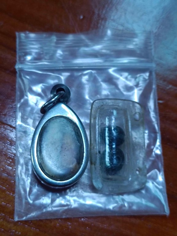 พระทันตธาตุ และเม็ดประคำ ครูบาอินโต คัธวังโส วัดบุญยืน จ.พะเยา ได้มาจากครูประหยัด อายุ ๖๐ ปี (บันทึก พ.ศ.๒๕๖๖) เคยสอนอยู่ที่โรงเรียนสันโค้ง จ.เชียงราย ปัจจุบัน (พ.ศ.๒๕๖๖) เกษียณอายุแล้ว