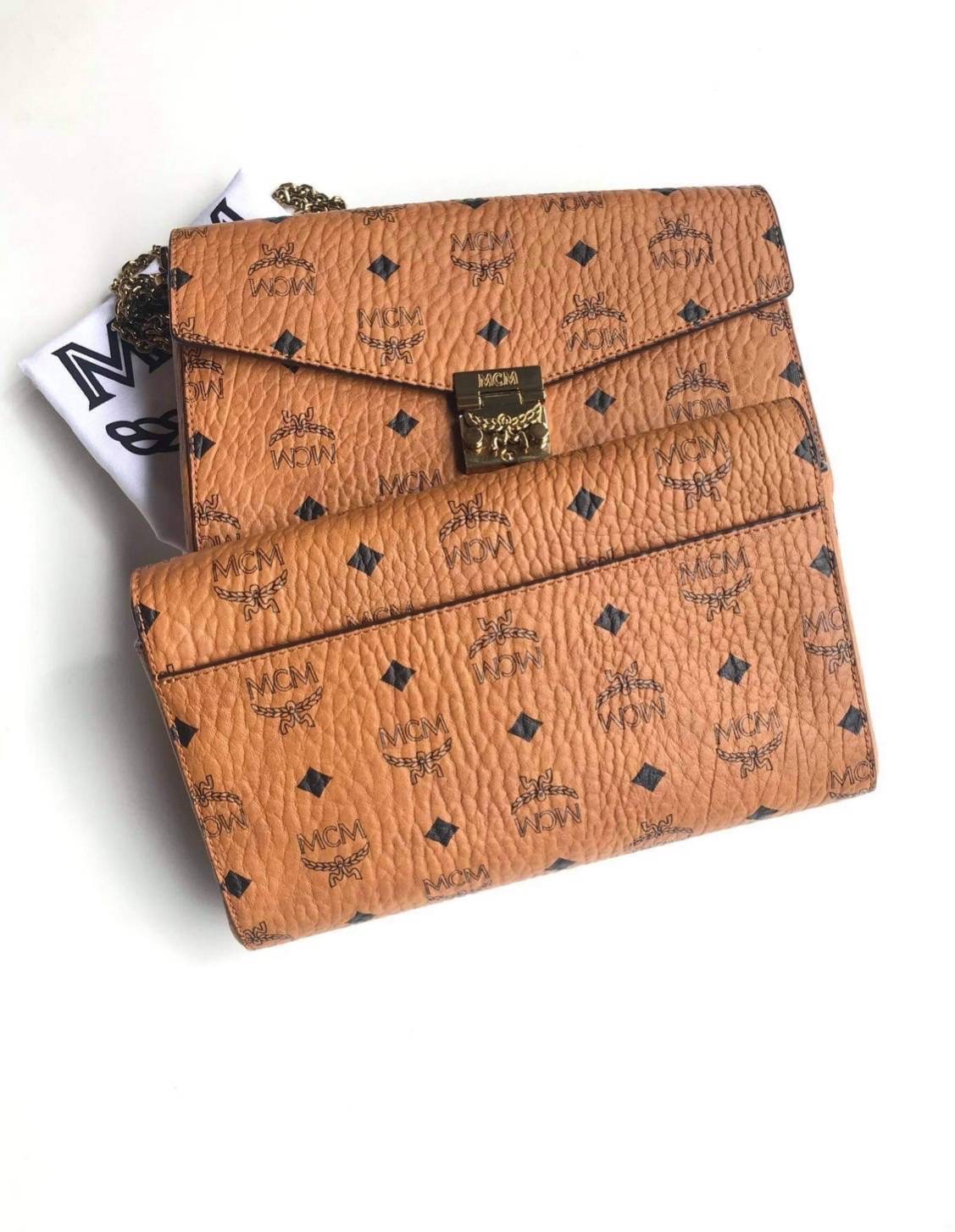 NEW MCM Millie crossbody Sz.9"L x 1.75"W x 5.5"H อุปกรณ์ถุงผ้า/การ์ดเปล่า