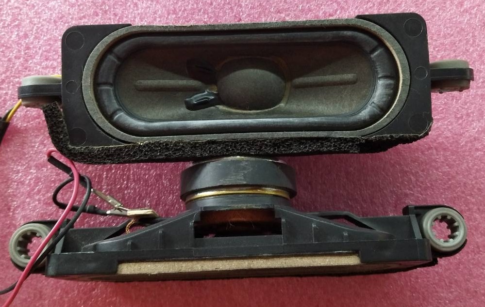 ลำโพงทีวี โตชิบ้า TOSHIBA ของแท้มือสองถอดจากเครื่อง รุ่น32L2550VT พาร์ท V30A00012200 6โอมห์ 10วัตต์ และรุ่นอื่นที่ พาร์ทตรงกัน