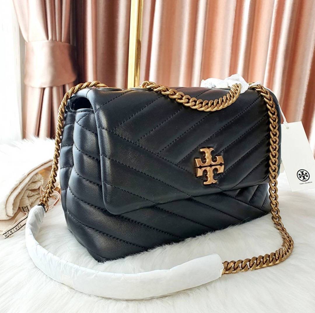 งาน Shop รุ่นน้องชาแนลสุดฮิต New Tory Burch Kira Chevron Small Convertible Shoulder Bag ขนาด ยาว9" x สูง6" x กว้าง3.2" (นิ้ว)