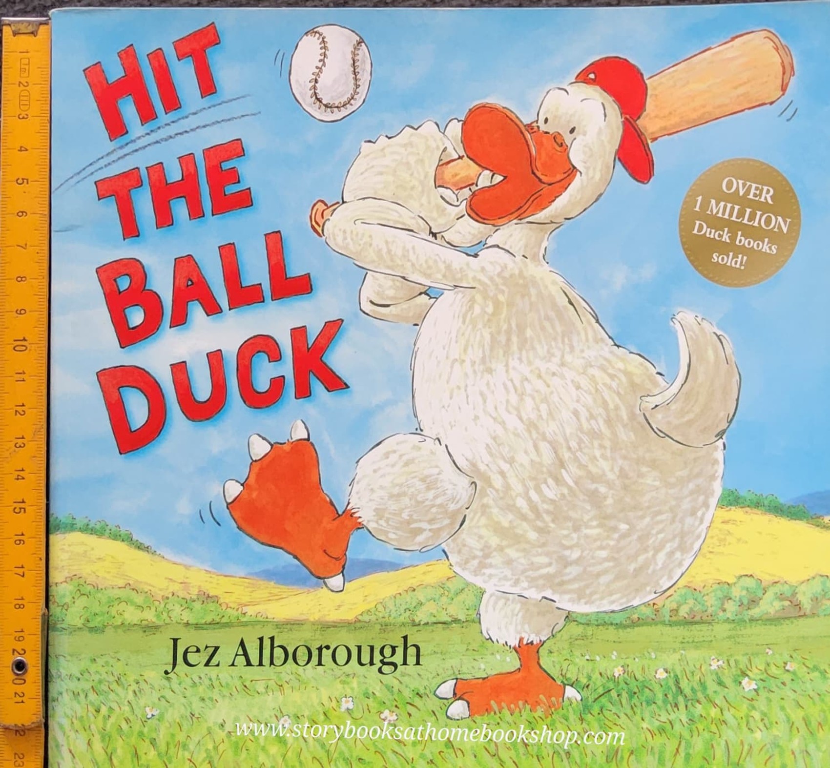 หนังสือนิทานปกอ่อน** 🍅🍓HIT THE BALL DUCK BY JEZ ALBOROUGH