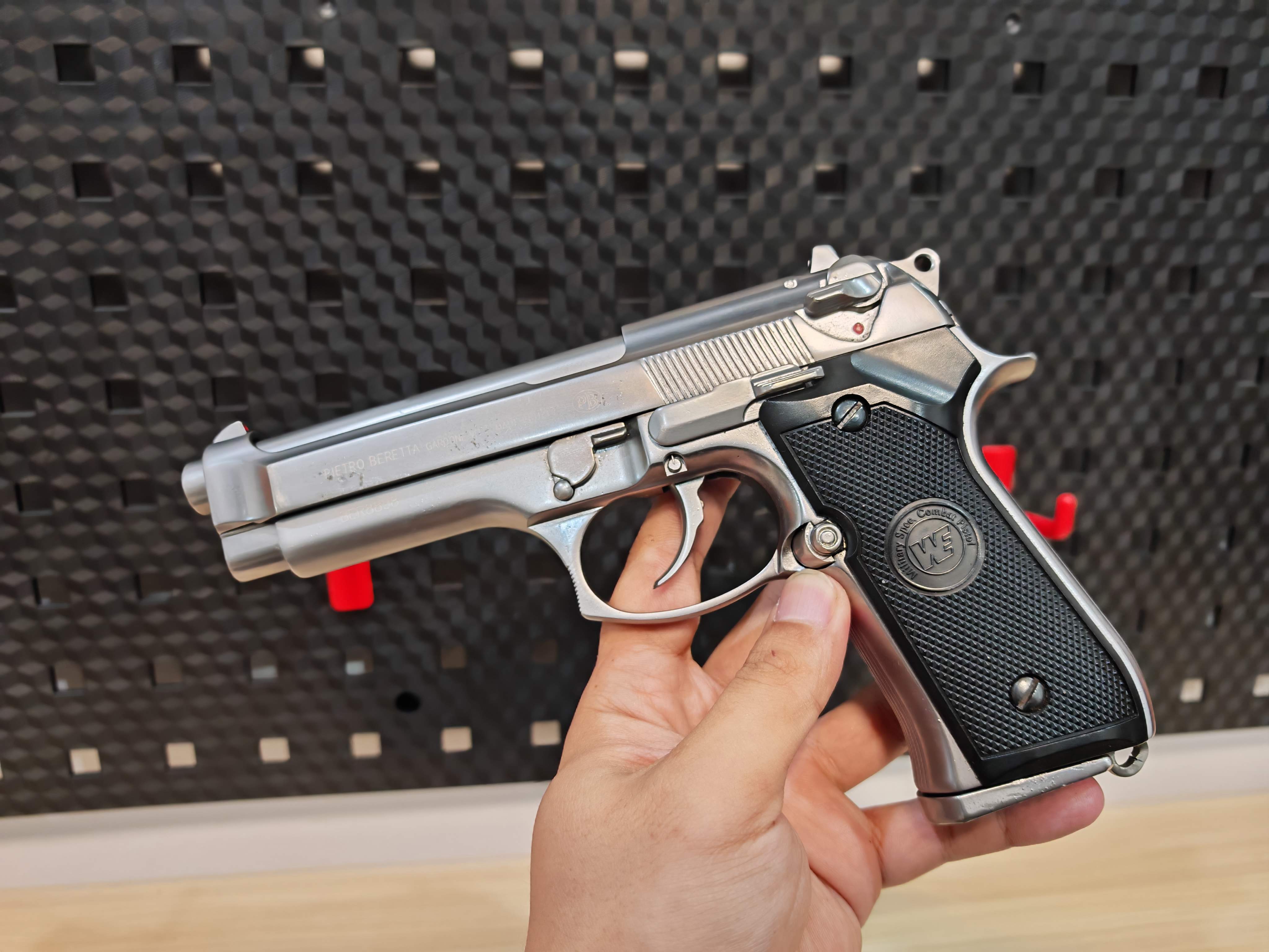 WE Beretta M92 Semi Version GBB เงิน ไต้หวัน BB Gun บีบีกัน แบบแก๊ส ปืนอัดลม มือสอง Airsoft Gun
