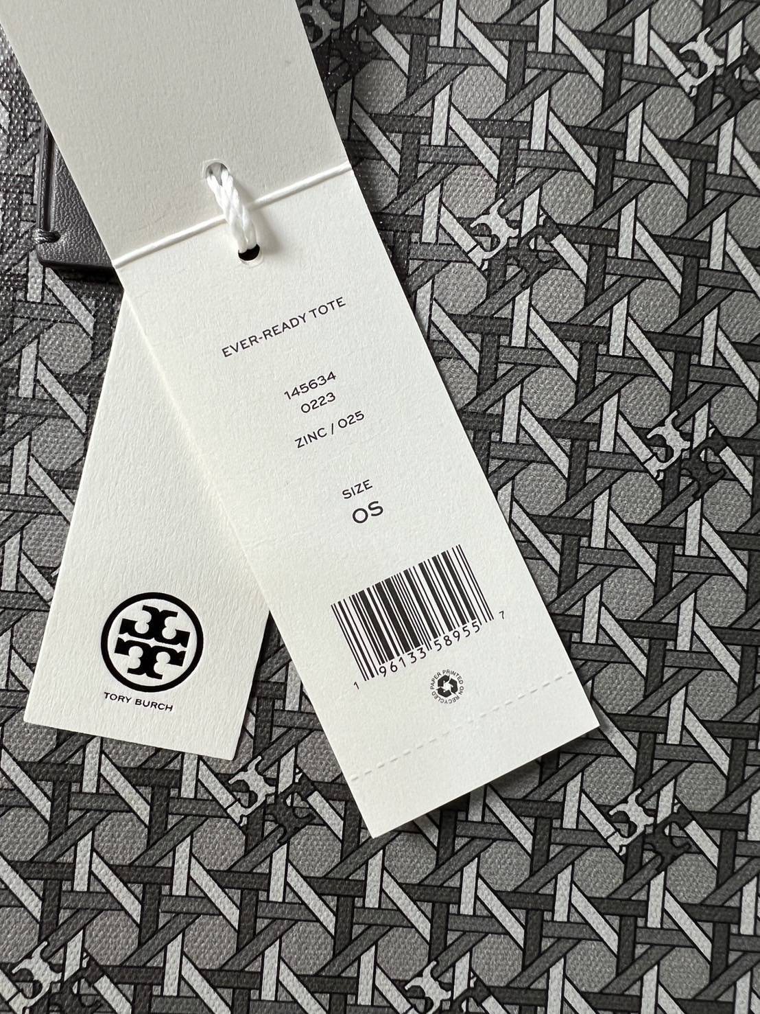 New Tory Burch Ever-Ready Zip Large Tote Bag มีใบลูก Sz.Sz. 12” (L) x 11” (H) x 5” (D)