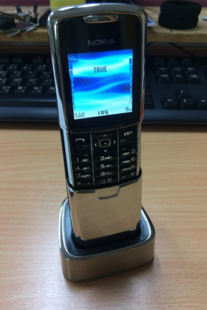 Nokia 8800 Silver Color !! GSM 900/1800/1900 อุปกรณ์ครบ Made in Finland