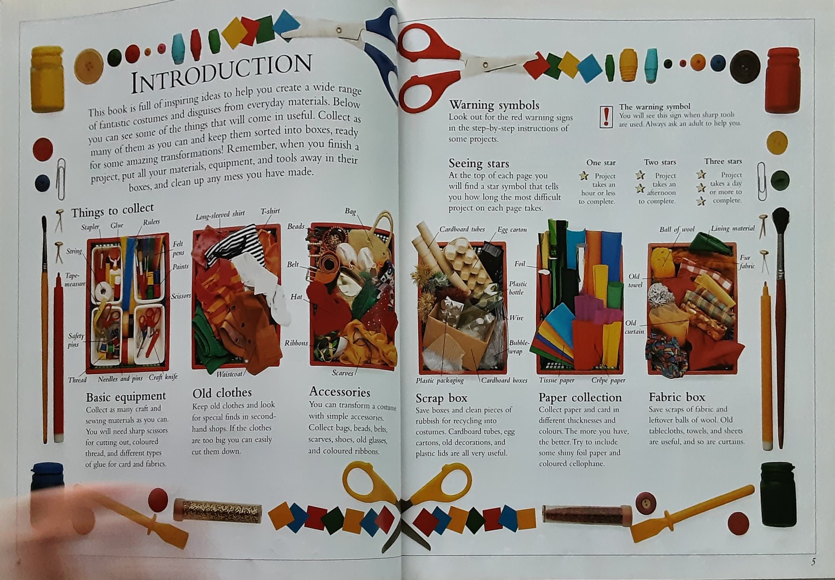 Activities Book หนังสือกิจกรรม ภาษาอังกฤษ 🍅🍓 Dazzling Disguisses and Clever Costumes/Used สภาพ 80-90%