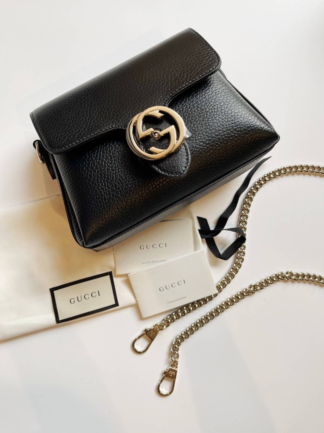 New GUCCI Interlocking Shoulder Bag mini size ขนาด : 8.25" (L) × 5.5" (H) × 3" (D) นิ้ว ใส่โทรศัพท์ได้ทุกรุ่น สีดำ อะไหล่ทองอ่อนสวยมาก