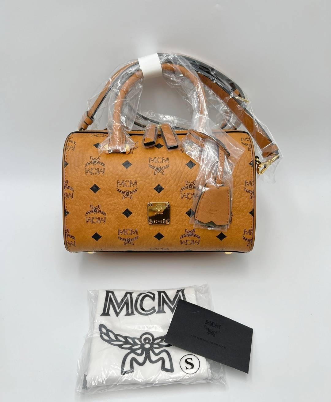 ว่างโปร 1 ใบ รอบราคาดีงาม New Mcm Boston 9นิ้ว