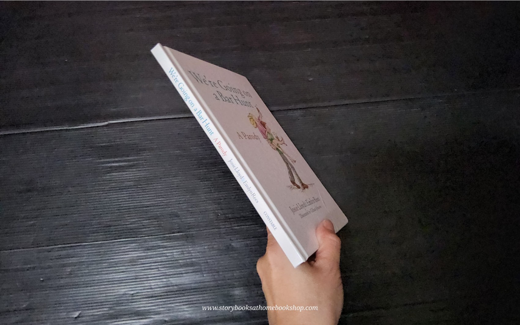 หนังสือนิทานปกแข็ง** 🍅🍓WE'RE GOING ON A BAR HUNT A PARODY BY JOSIE LLOYD&EMLYN REES