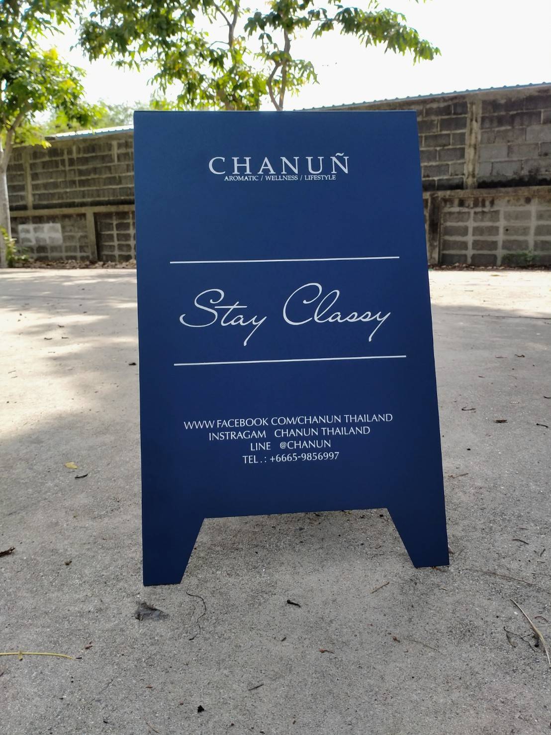 #ป้ายเหล็กฉากสามเหลี่ยมติดสติ๊กเกอร์ไดคัท