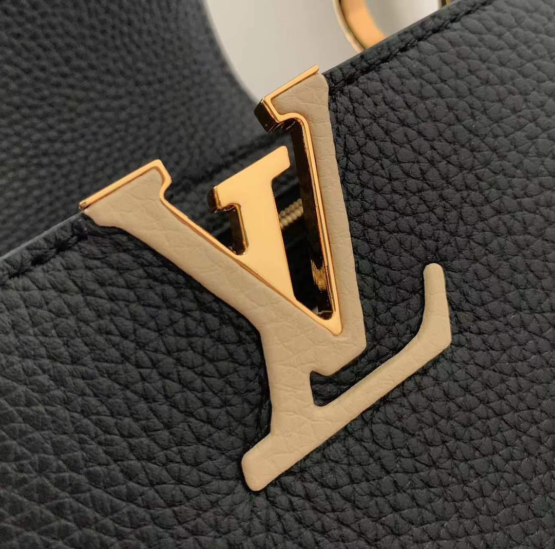 [Pre-order]กระเป๋าสะพาย LOUIS VUITTON Taurillon Leather Capucines งานคุณภาพที่ดีที่สุด
