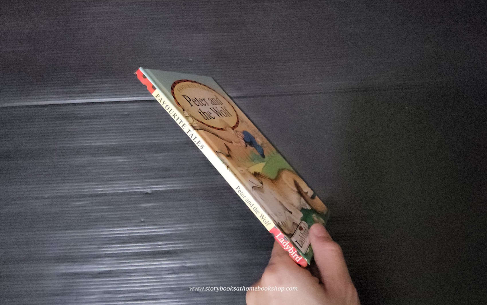 หนังสือนิทานปกแข็ง ** ♥️FAVOURITE TALES PETER AND THE WOLF