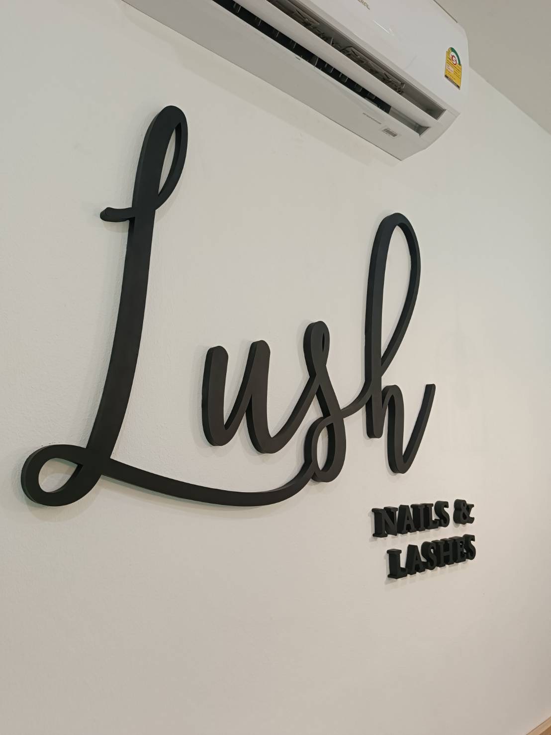 งานผลิตติดตั้ง ป้ายอักษรซิงค์ยกขอบพ่นทำสี ป้ายภูเก็ต