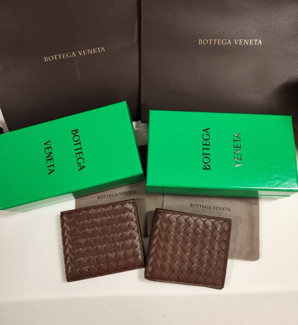 โปร ว่าง 1 ใบ New Bottega venetta wallet 8 card อุปกรณ์ ถุงผ้า กล่องเขียว ถุงกระดาษ copy ใบเสร็จ