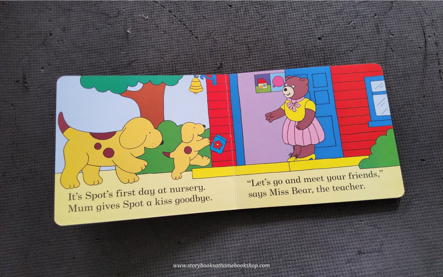 Board Book** 🍅🍓SPOT LOVES NURSERY BY ERIC HILL