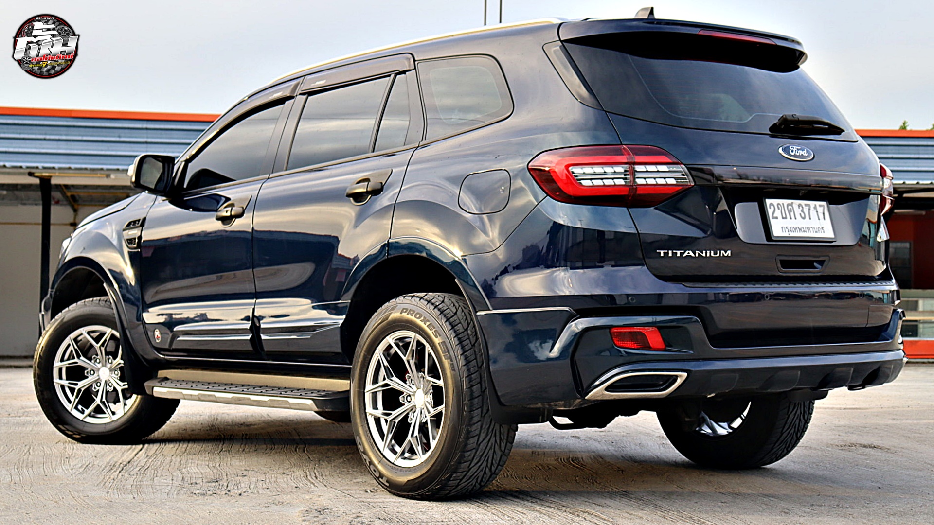 FORD EVEREST เปลี่ยนล้อแม็กซ์ Emotion-R VS3 ขอบ18นิ้ว