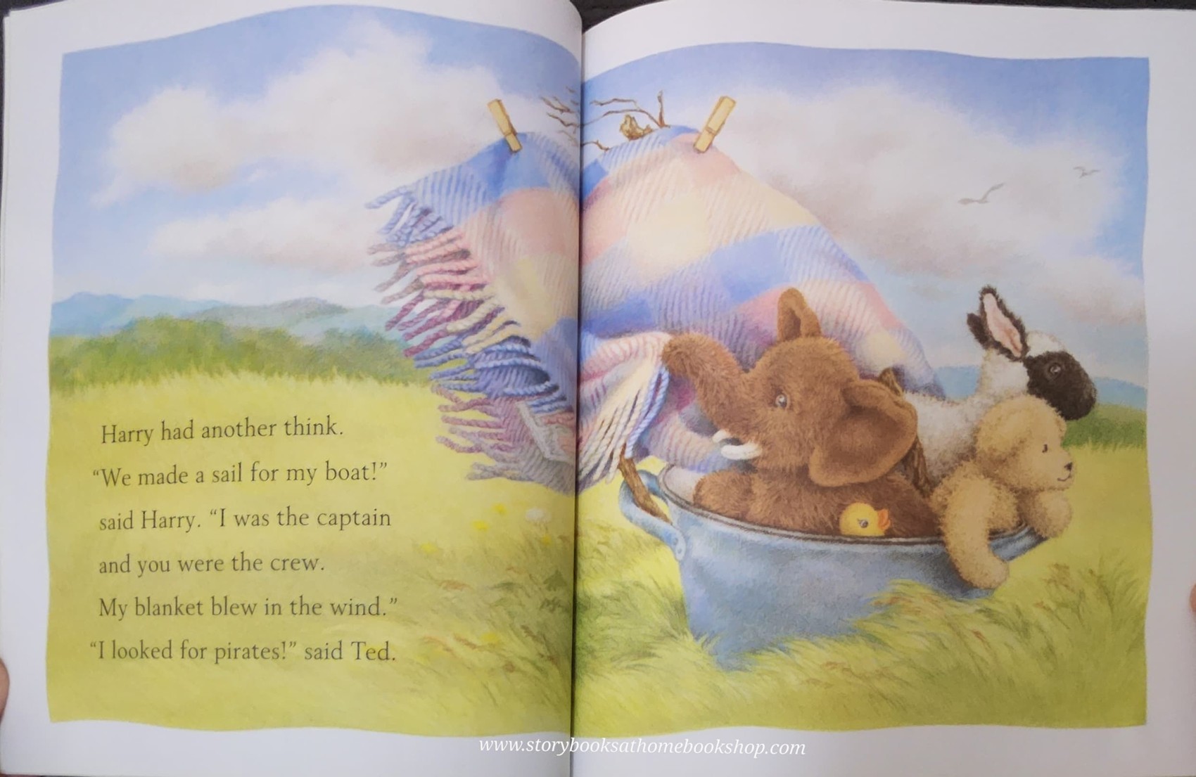 หนังสือนิทานปกอ่อน** 🍅🍓HOORAY FOR HARRY by Kim Lewis