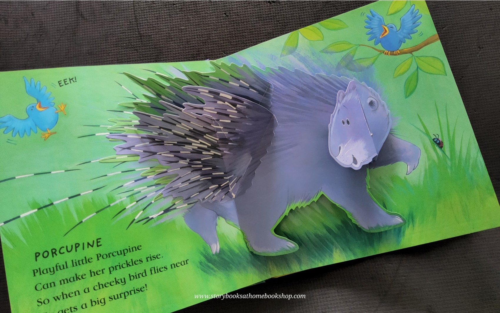 Pop-Up Book** ** หนังสือนิทานปกแข็ง** 🍅🍓AMAZING POP-UP FUN:THE VERY MESSY MONKEY
