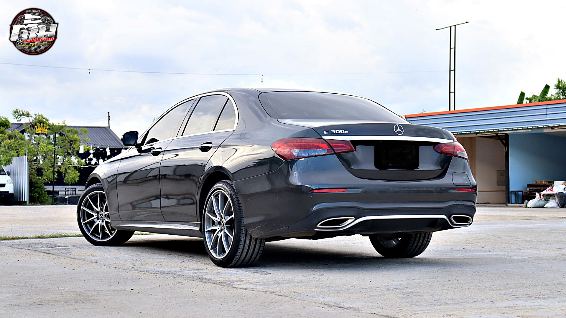 Mercedes Benz E-Class E300e เปลี่ยนยาง PIRELLI Cinturato P7 Runflat F 245/40R19 98Y R 275/35R19 100Y