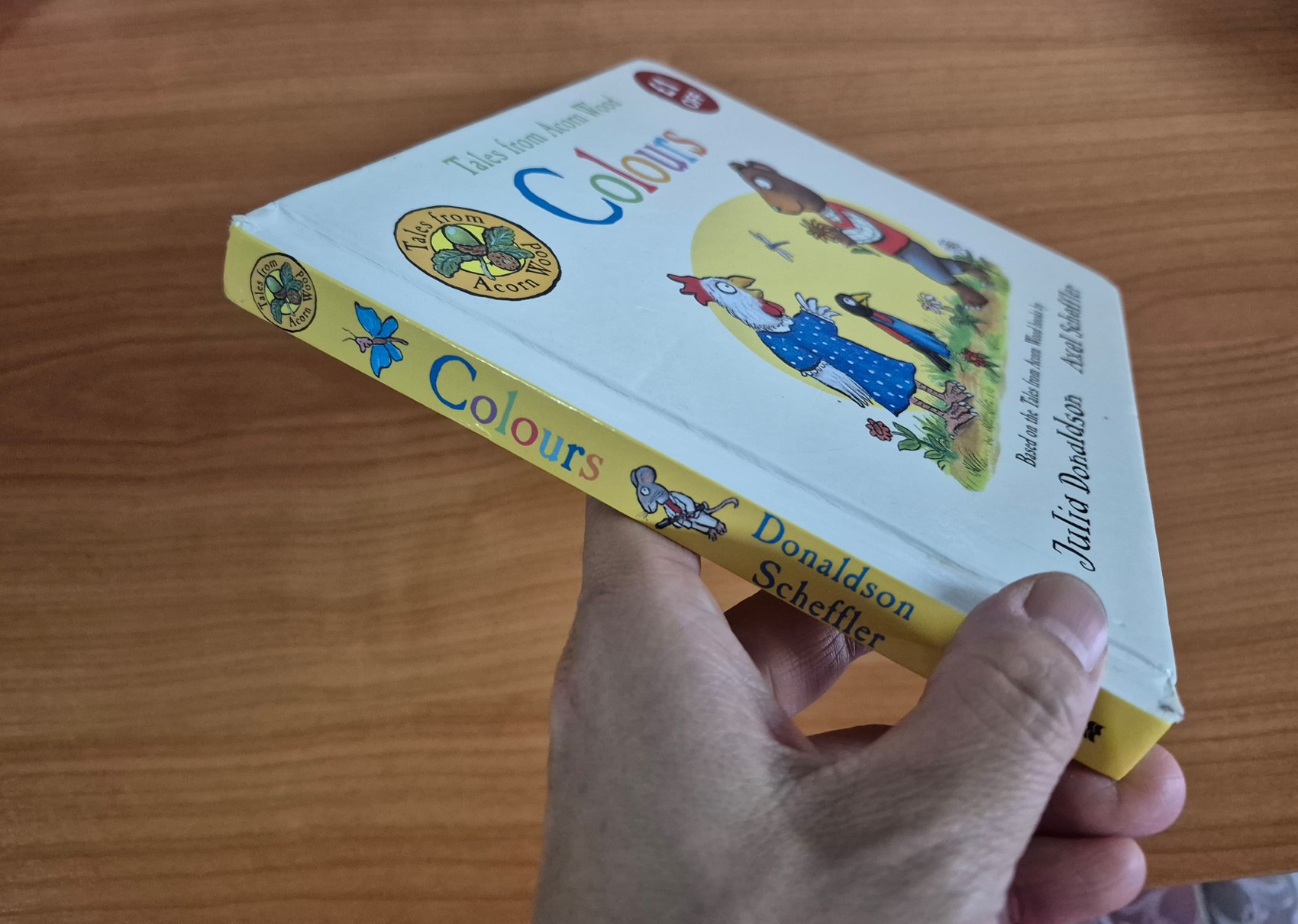 BOARD BOOK** 🍅🍓 TALES FROM ACORN WOOD: COLOURS JULIA DONALDSON.AXEL SCHEFFLER