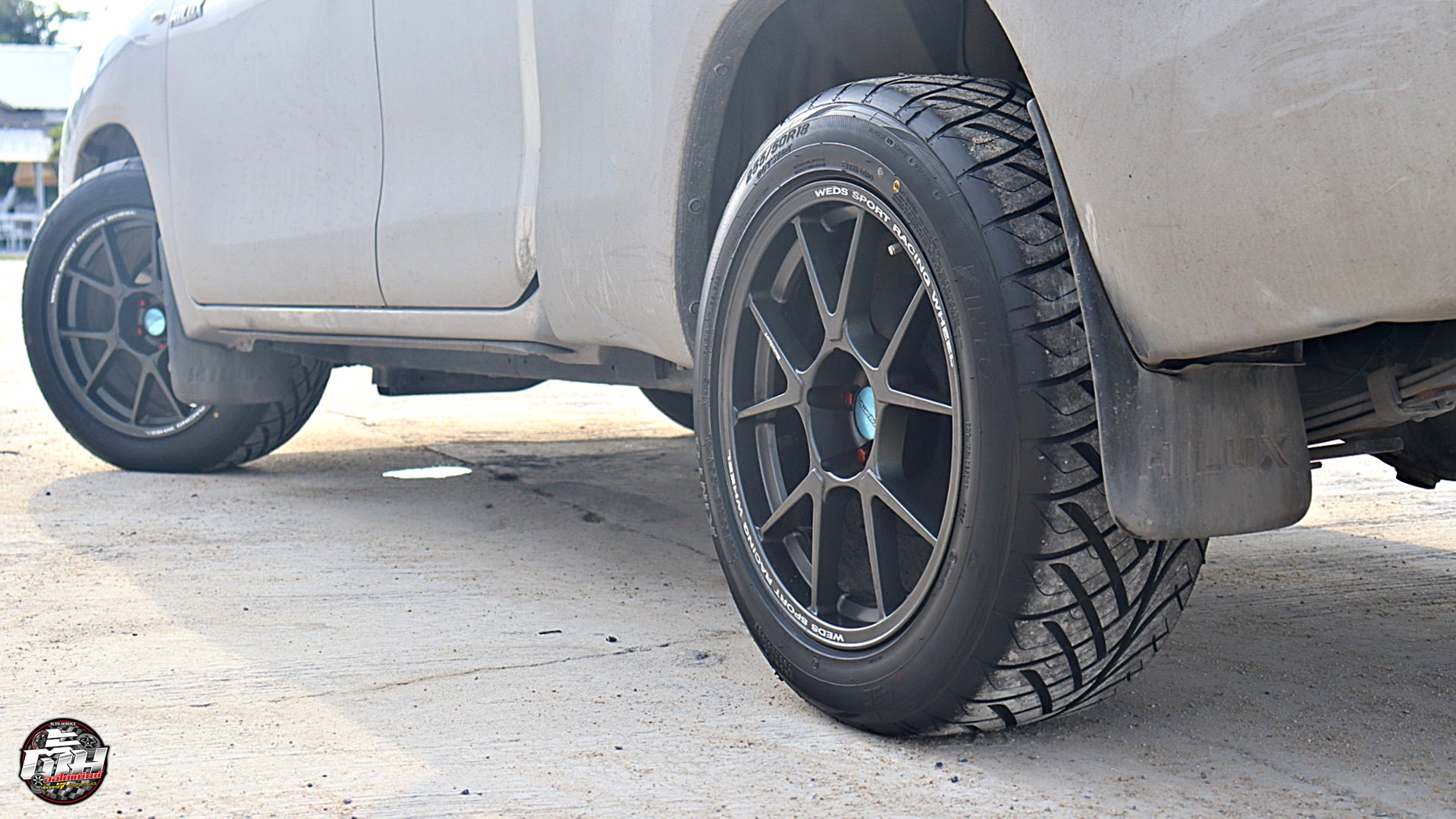 TOYOTA REVO เปลี่ยนล้อยาง ล้อ TC005 Predator Wheels ขอบ18นิ้ว ยาง KINTO V-36 255/50R18 106V