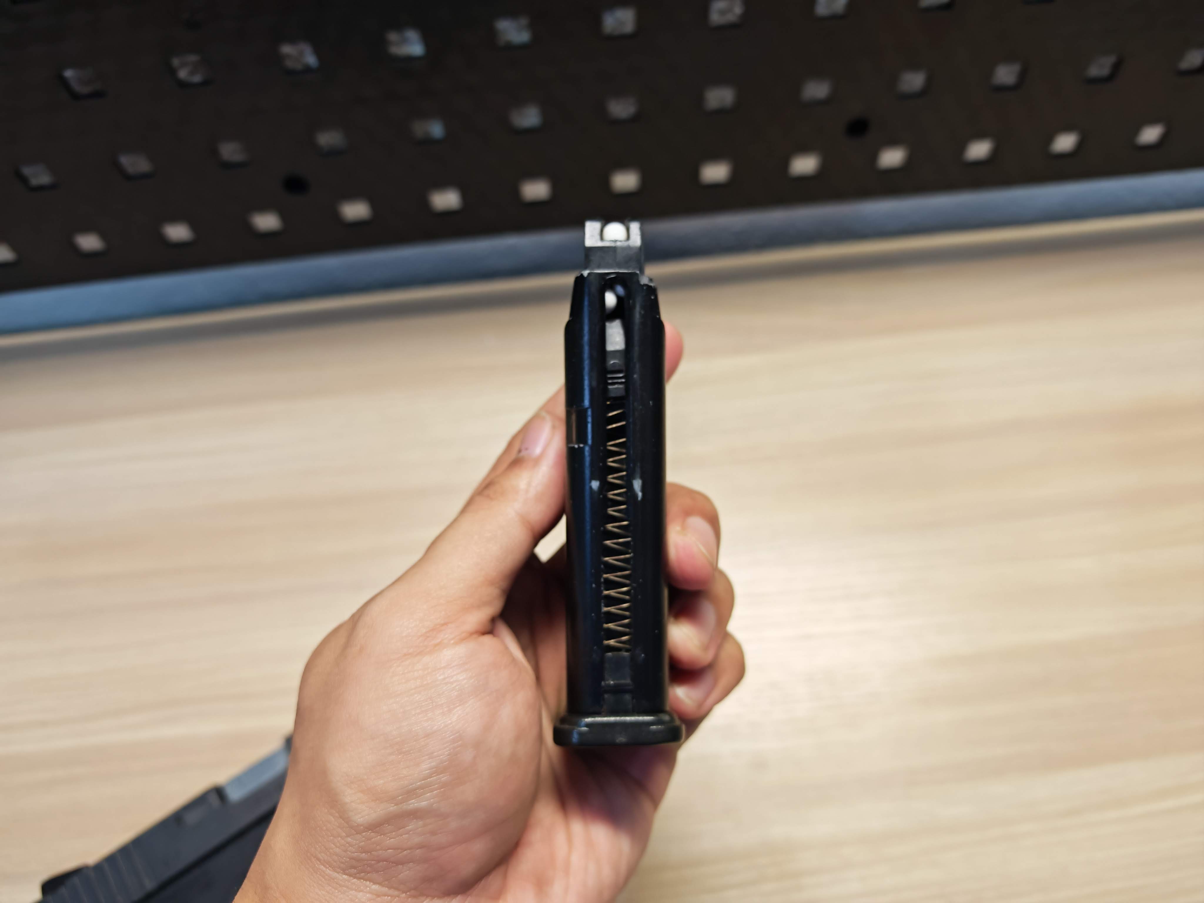 WE Glock23 G23 Gen3 Full Auto ไต้หวัน GBB BB Gun บีบีกัน แบบแก๊ส ปืนอัดลม Airsoft Gun มือสอง